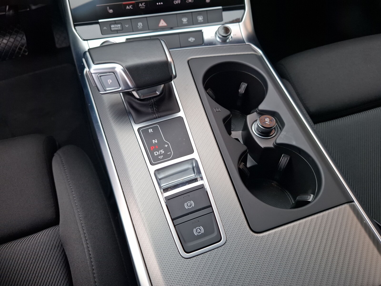 Audi A6 Avant - zdjęcie 21