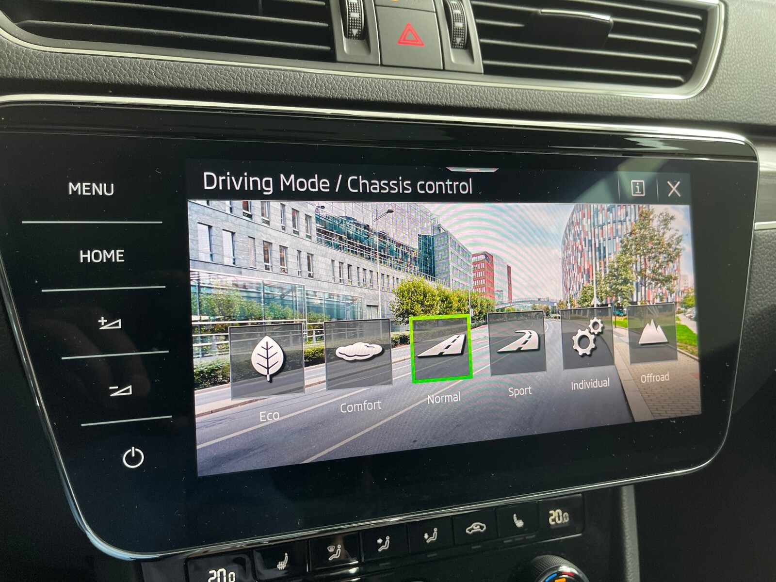 Škoda Superb Combi - zdjęcie 18