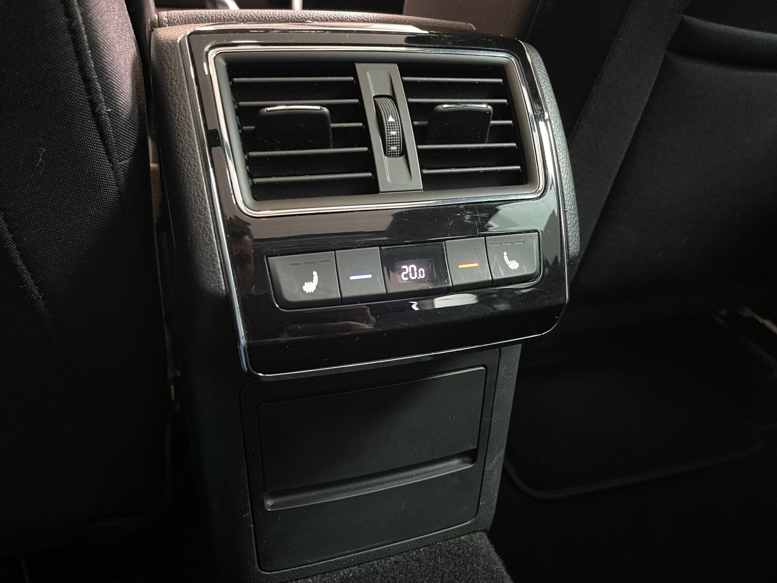 Škoda Superb Combi - zdjęcie 32