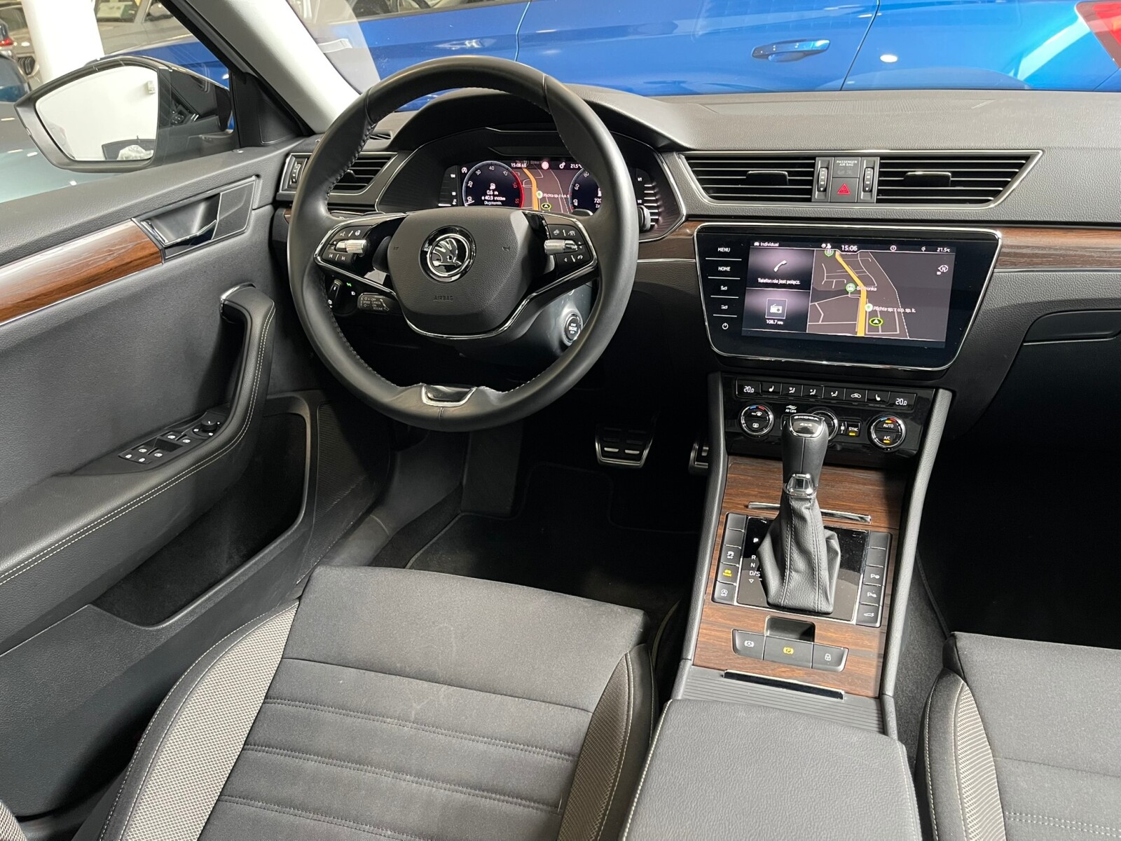 Škoda Superb Combi - zdjęcie 14