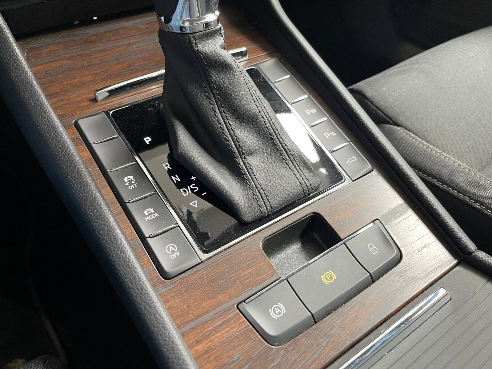 Škoda Superb Combi - zdjęcie 25