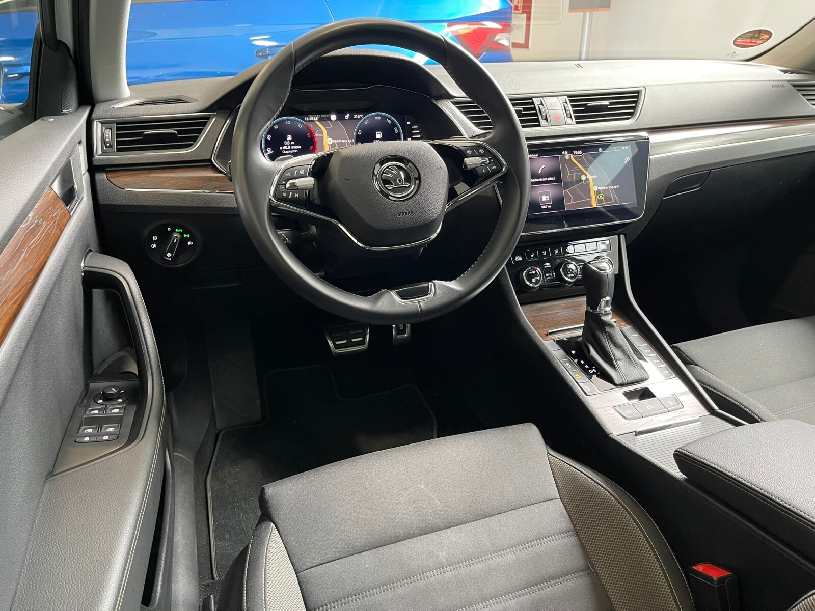 Škoda Superb Combi - zdjęcie 12