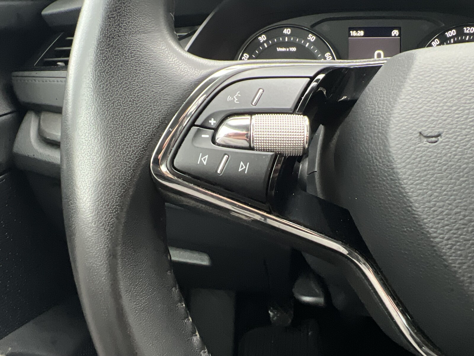 Škoda Octavia - zdjęcie 14