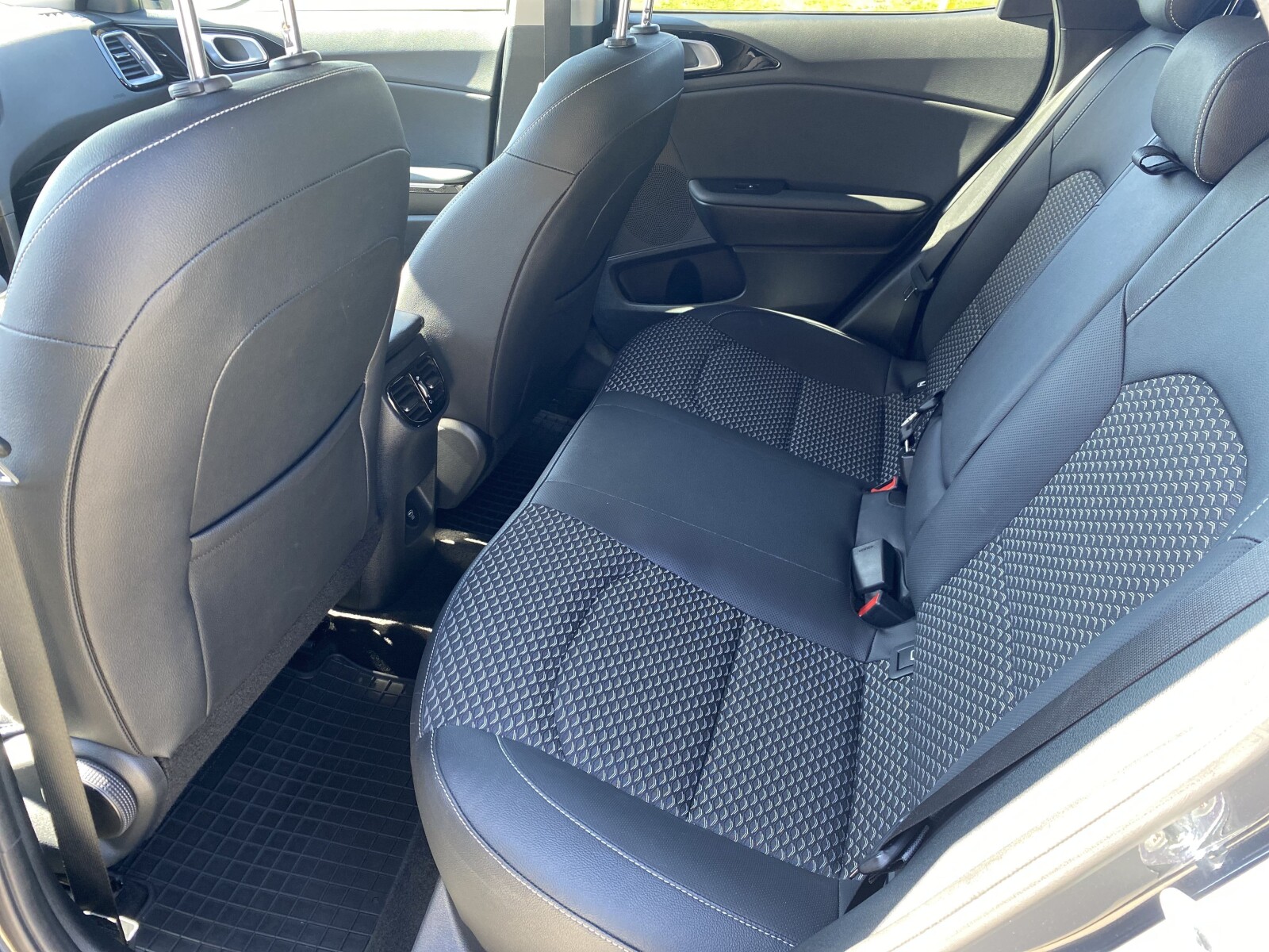 Kia XCeed - zdjęcie 10