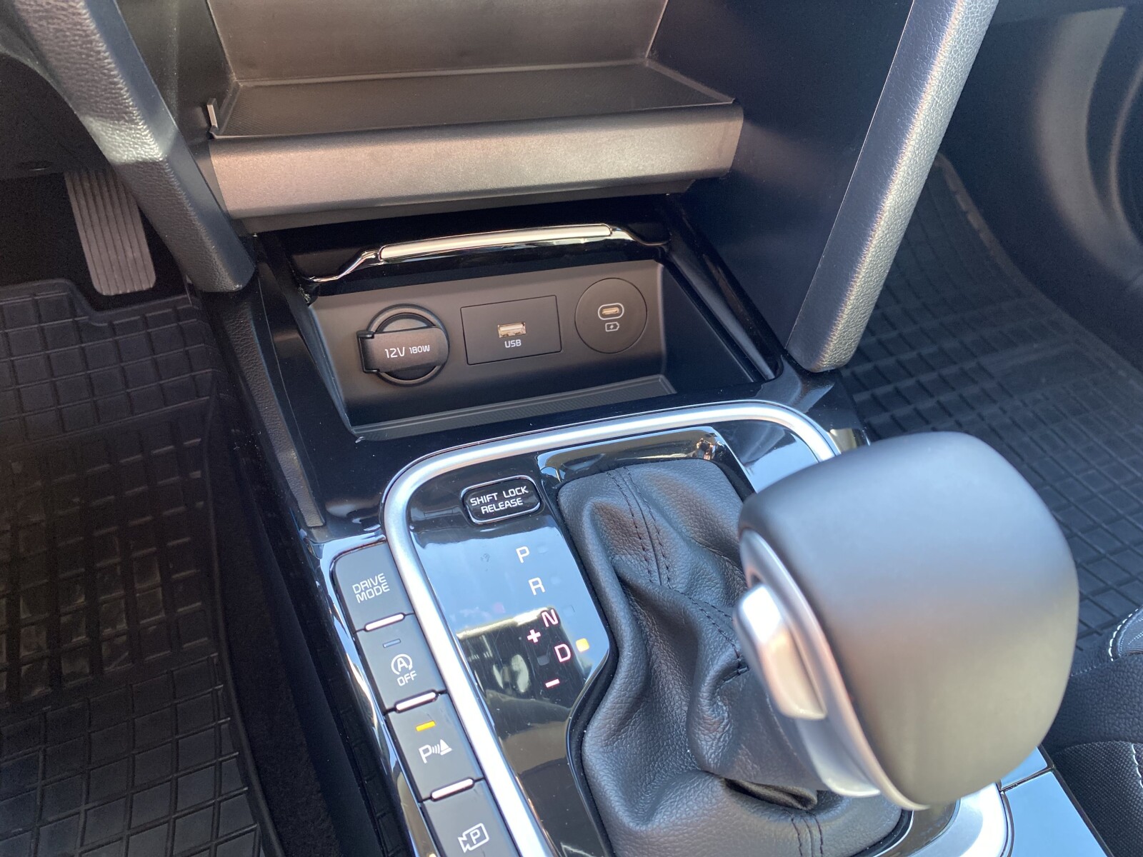 Kia XCeed - zdjęcie 24