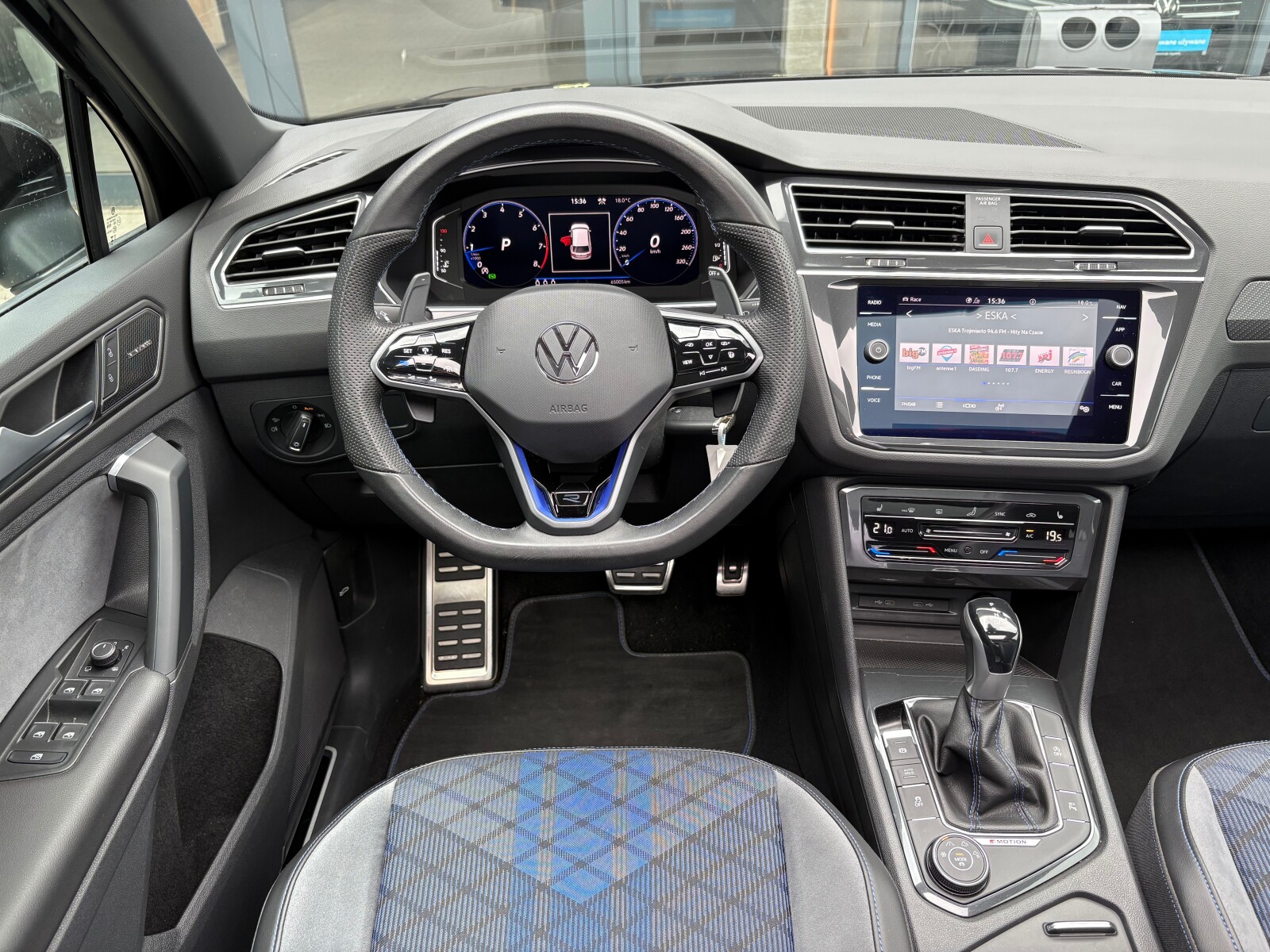 Volkswagen Tiguan - zdjęcie 10