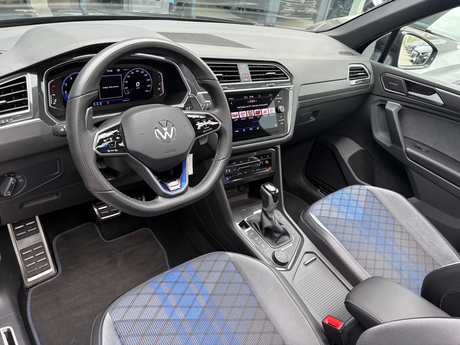 Volkswagen Tiguan - zdjęcie 11