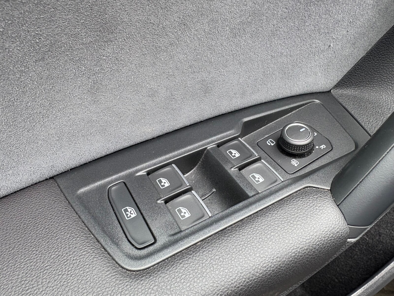 Volkswagen Tiguan - zdjęcie 20