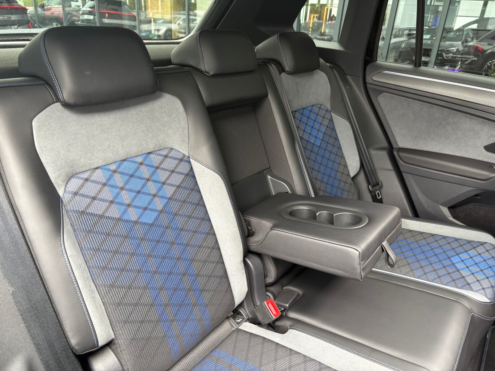 Volkswagen Tiguan - zdjęcie 15
