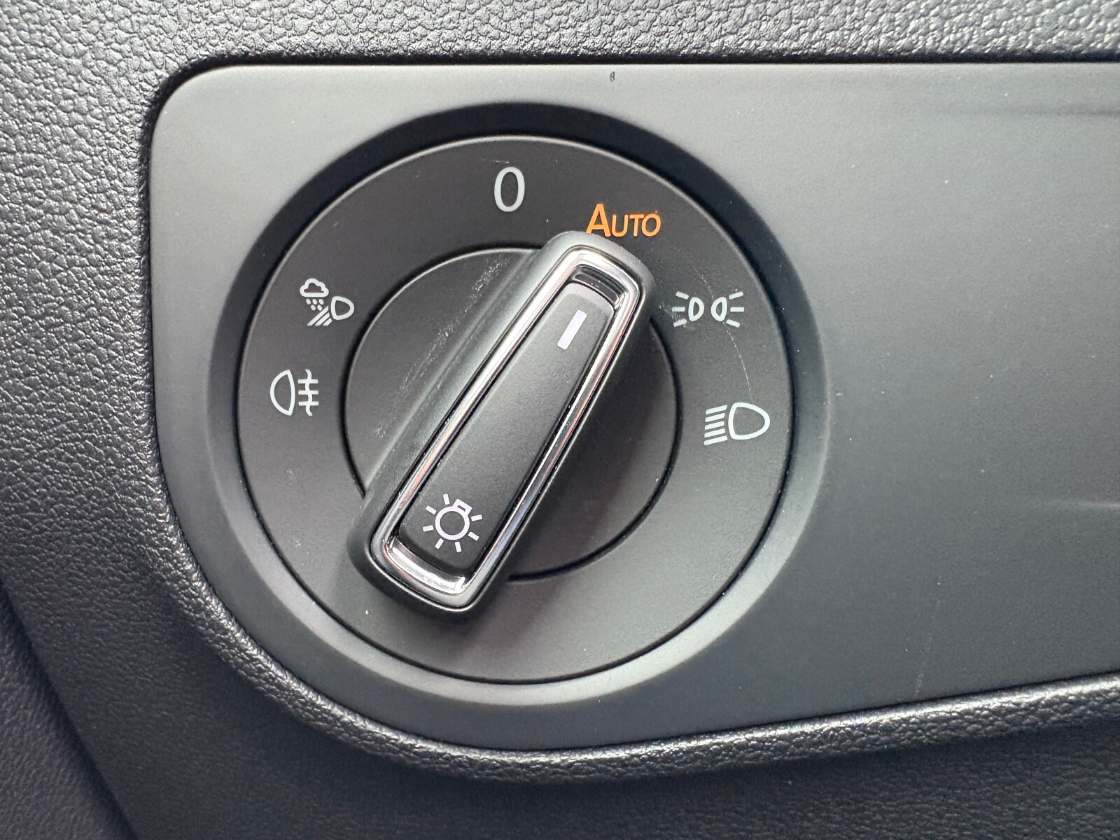 Volkswagen Tiguan - zdjęcie 25