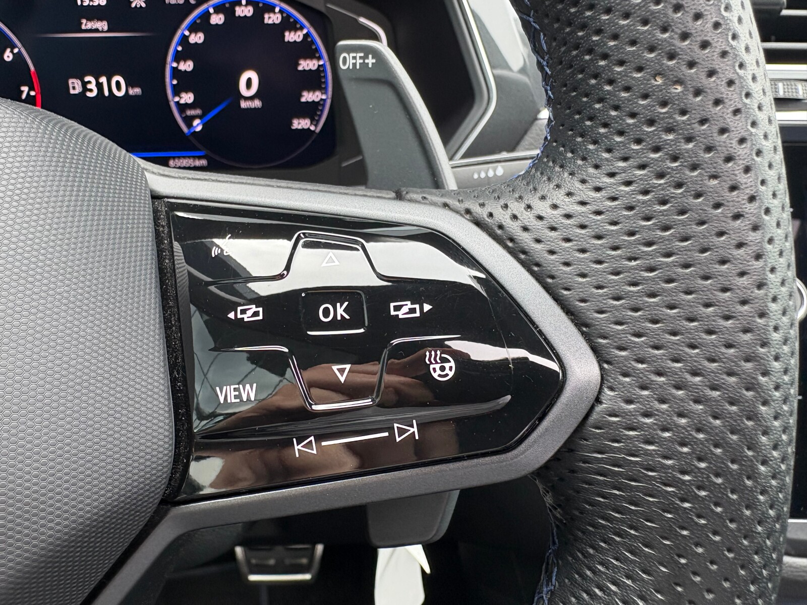 Volkswagen Tiguan - zdjęcie 24