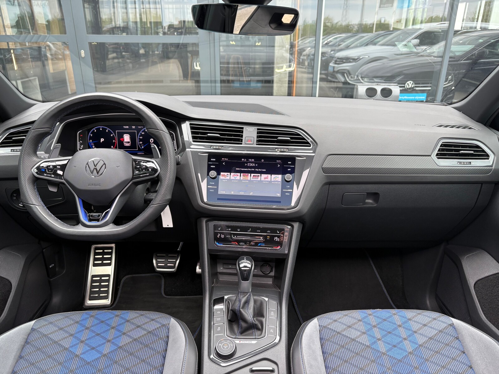 Volkswagen Tiguan - zdjęcie 9