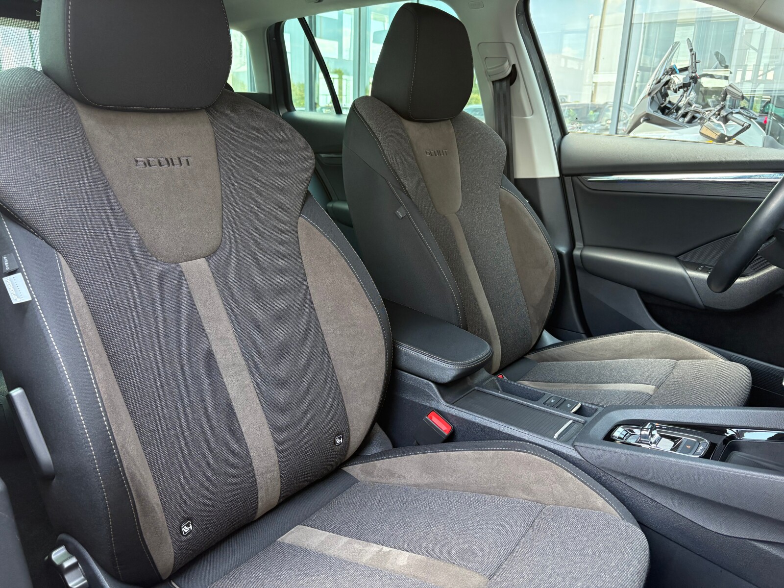 Škoda Octavia Combi - zdjęcie 18