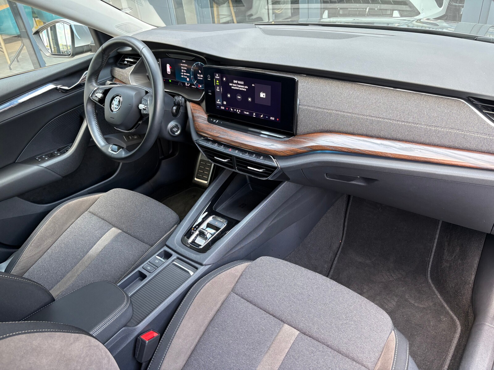 Škoda Octavia Combi - zdjęcie 17