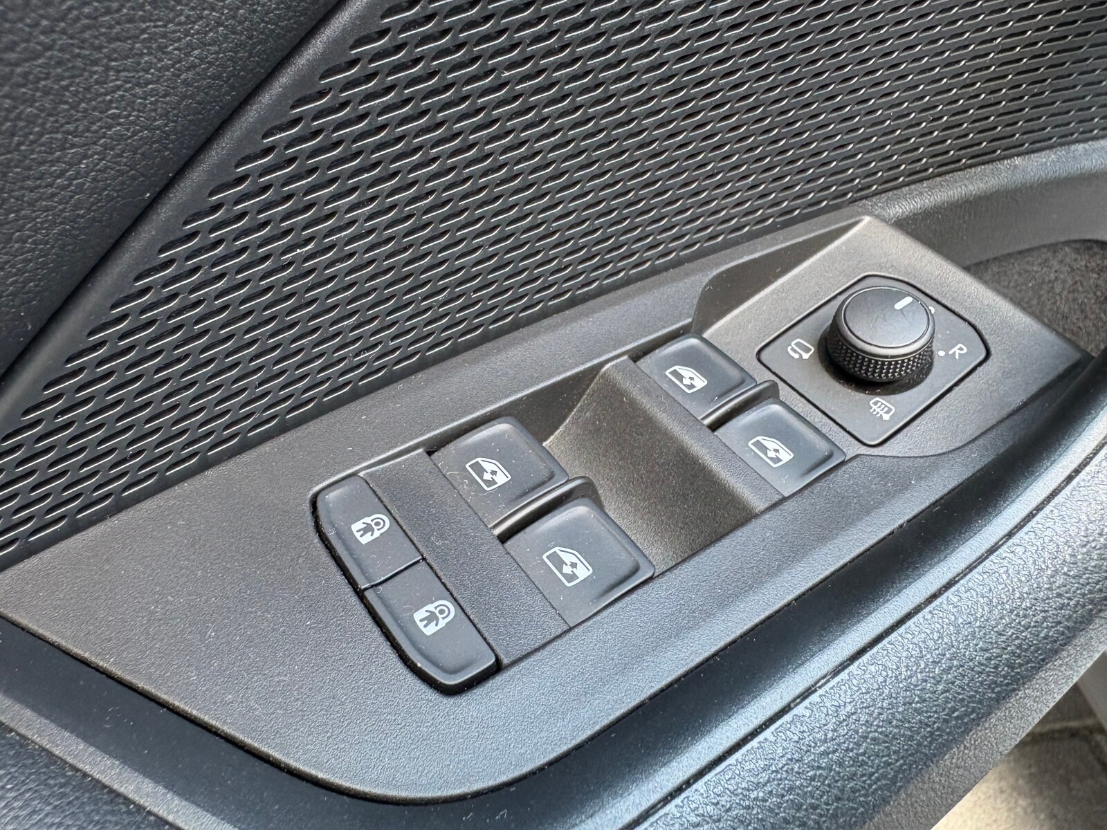 Škoda Octavia Combi - zdjęcie 21