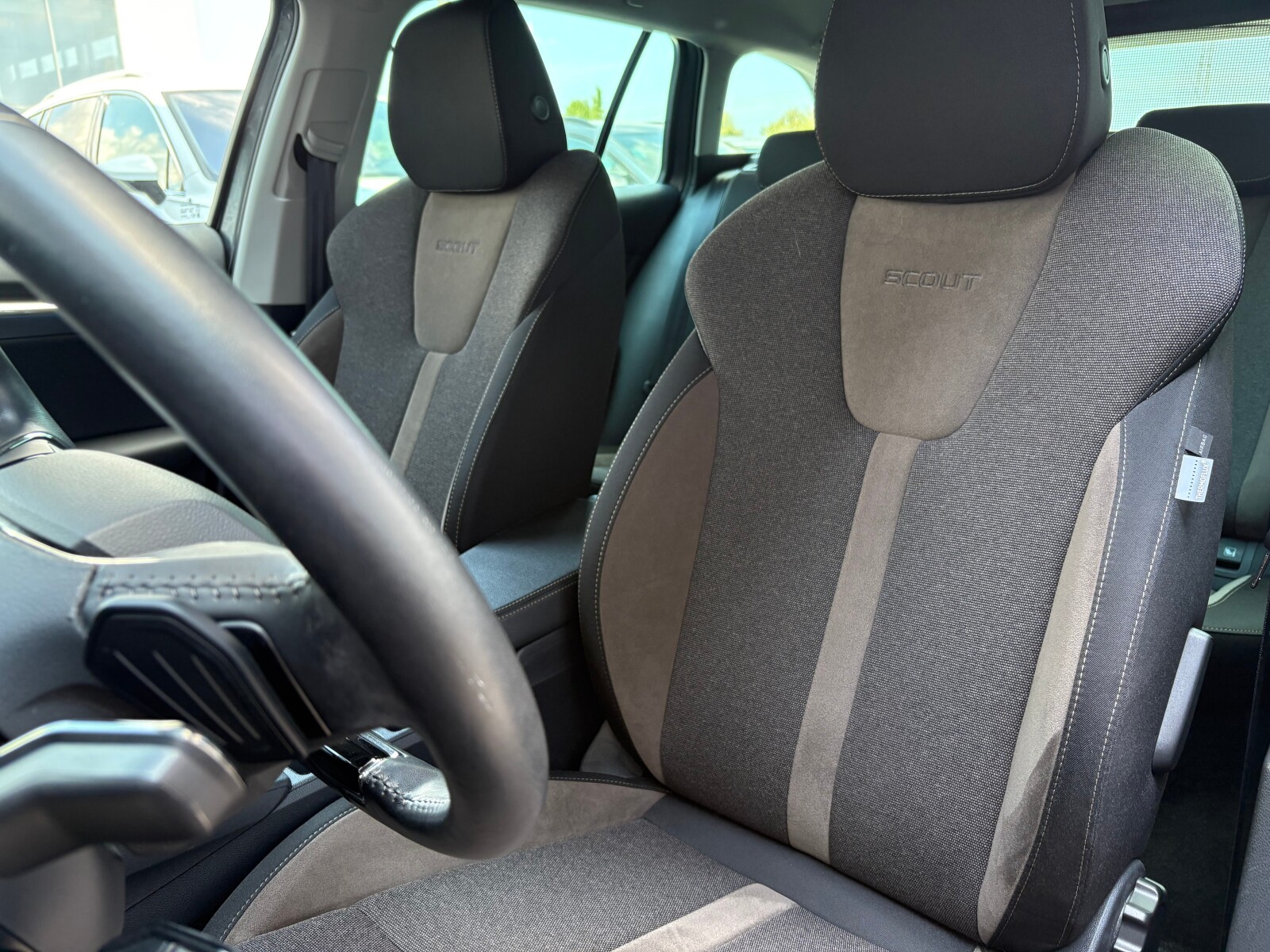 Škoda Octavia Combi - zdjęcie 12