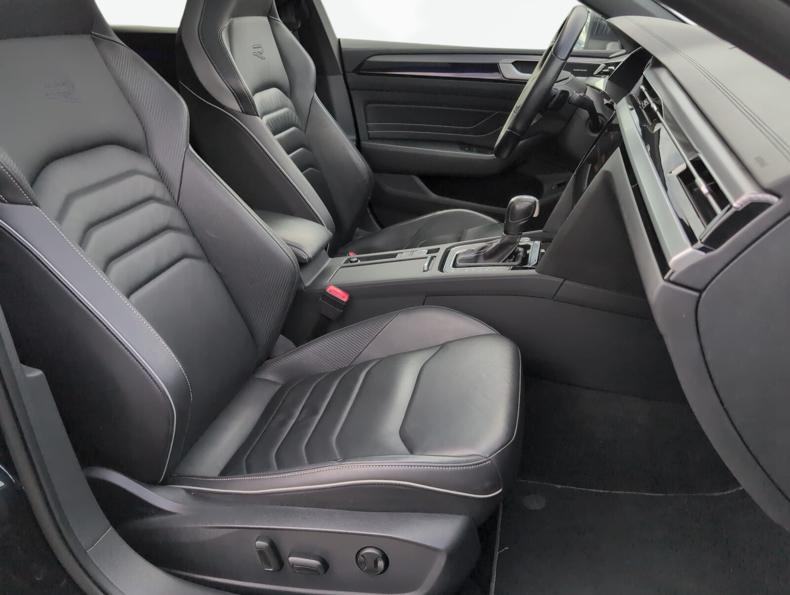 Volkswagen Arteon - zdjęcie 16