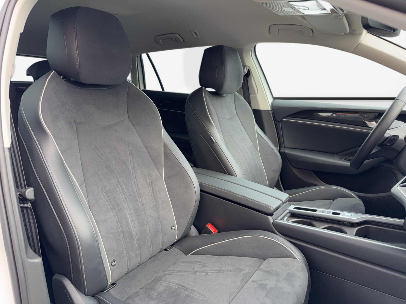 Volkswagen Passat Variant - zdjęcie 40