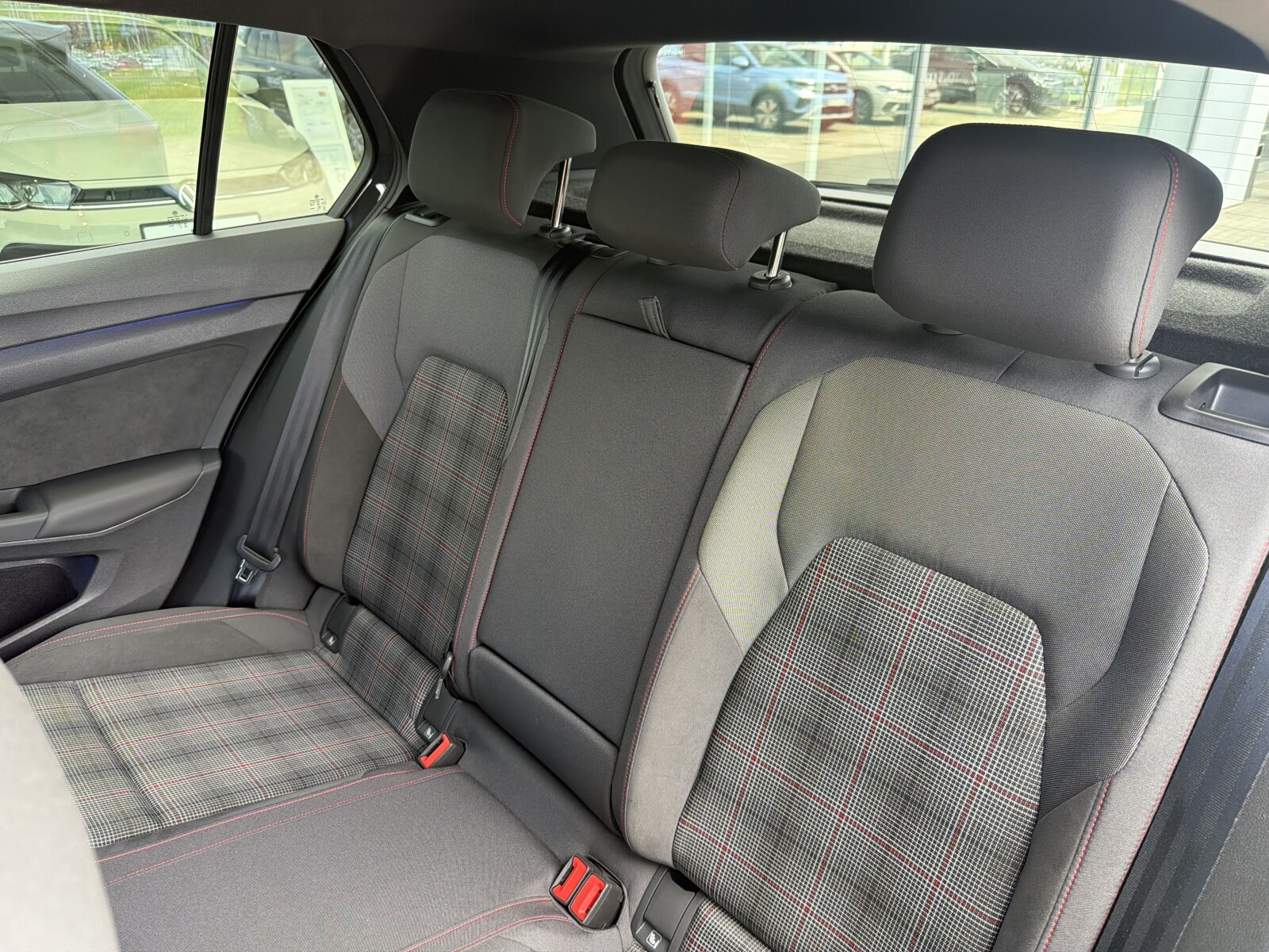 Volkswagen Golf - zdjęcie 14