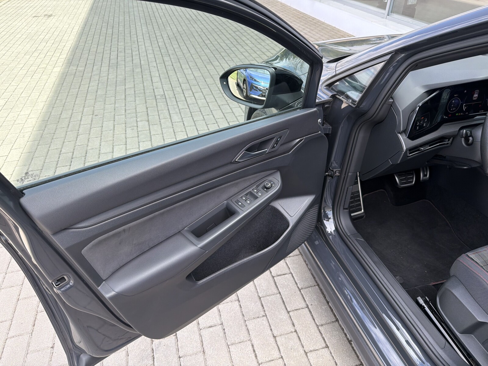 Volkswagen Golf - zdjęcie 29