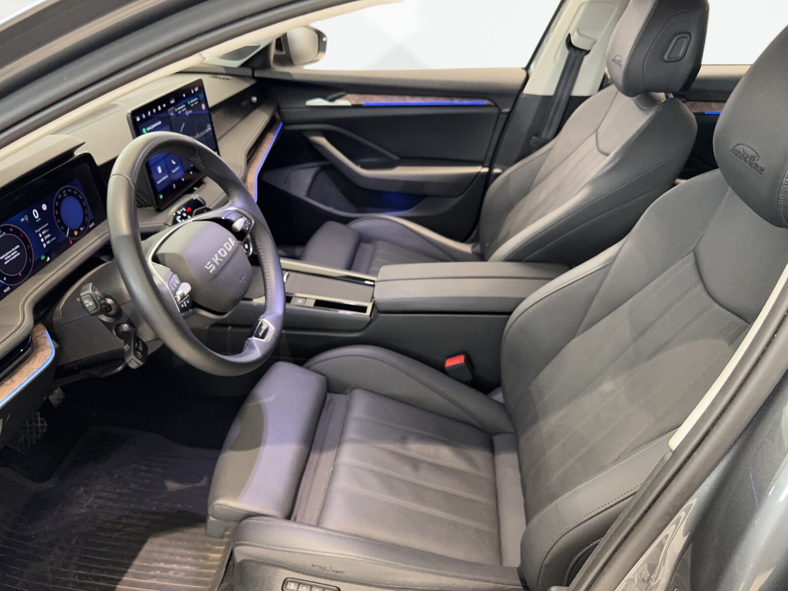 Škoda Superb - zdjęcie 11
