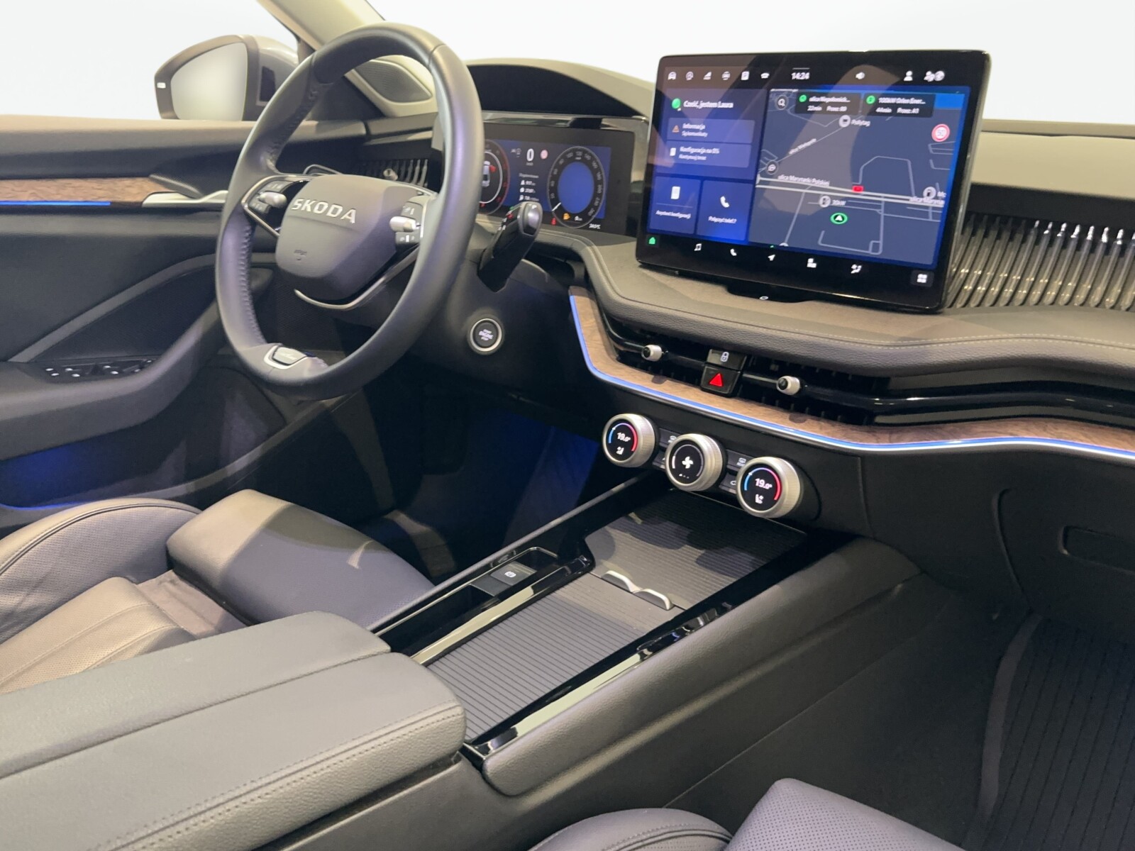 Škoda Superb - zdjęcie 24