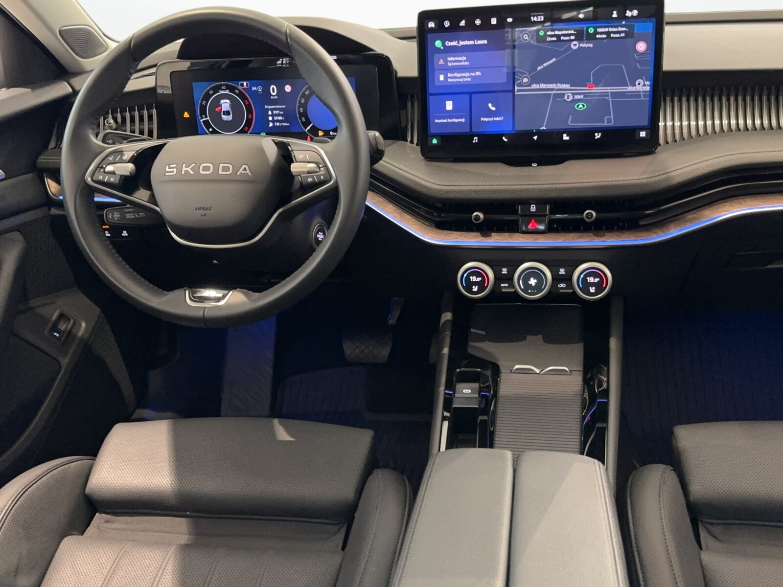 Škoda Superb - zdjęcie 17