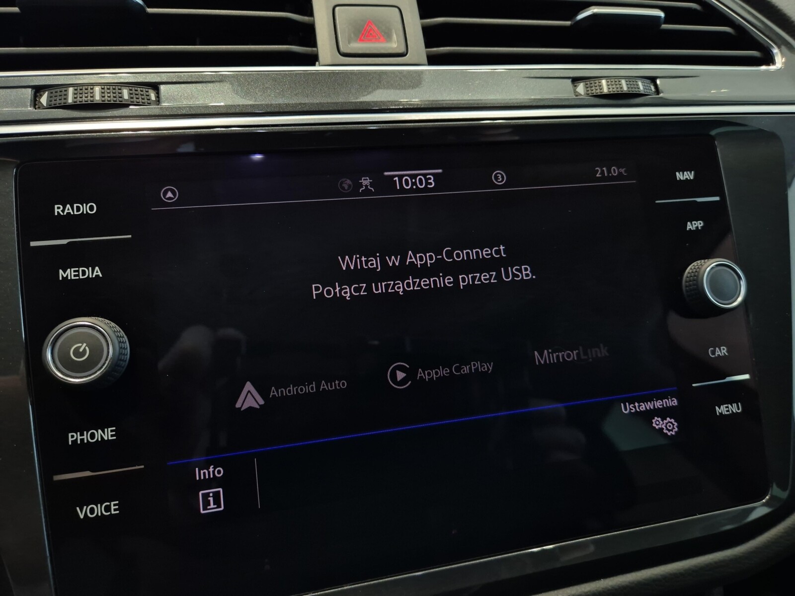 Volkswagen Tiguan - zdjęcie 23