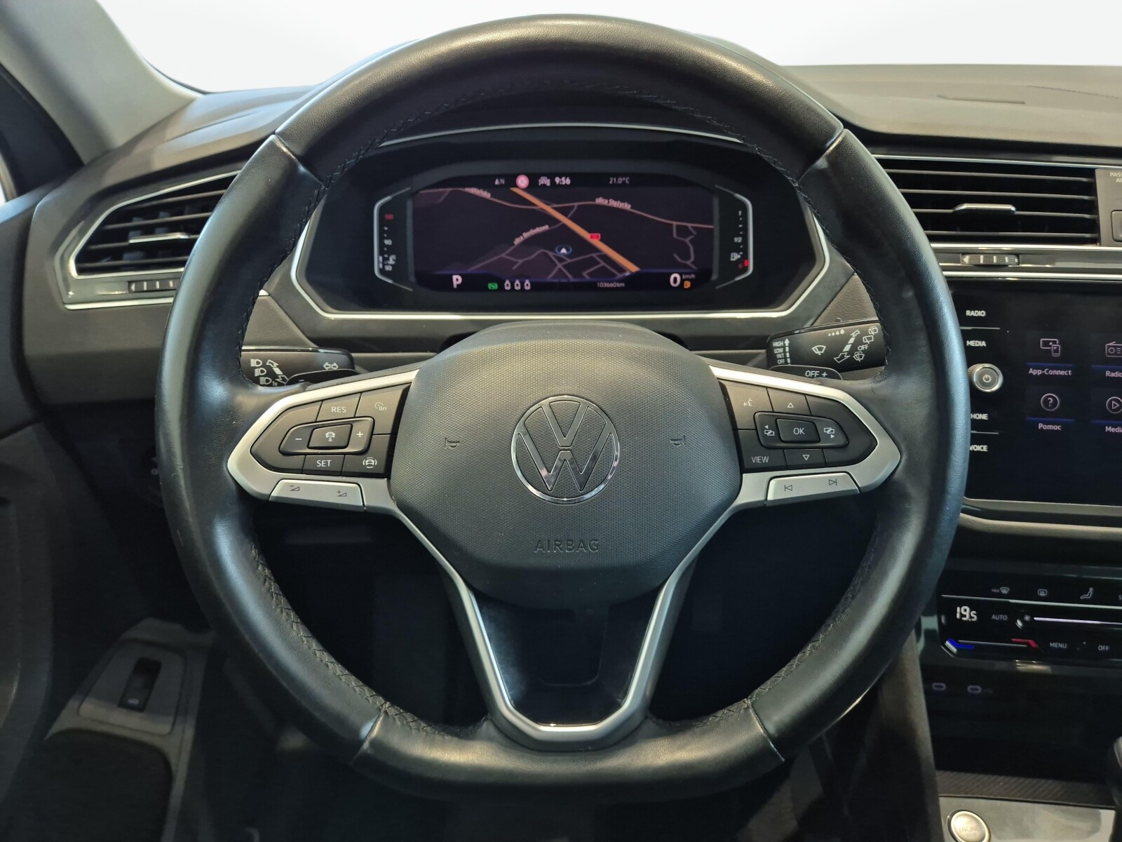 Volkswagen Tiguan - zdjęcie 15
