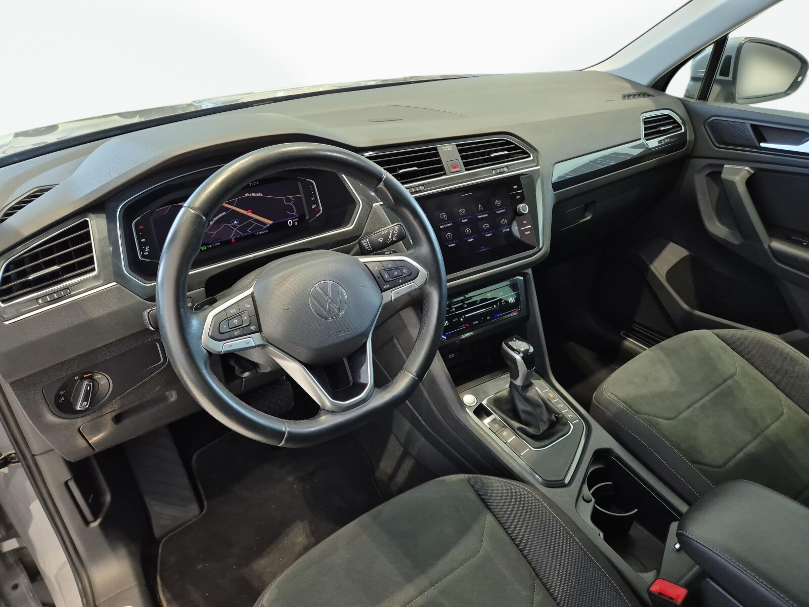 Volkswagen Tiguan - zdjęcie 10
