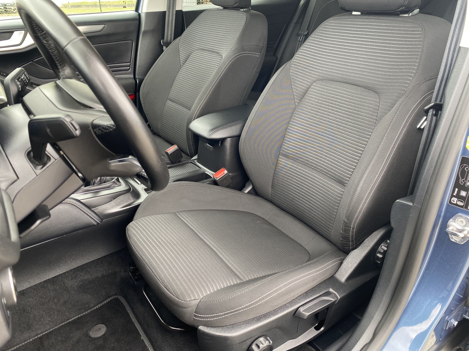 Ford Focus - zdjęcie 9