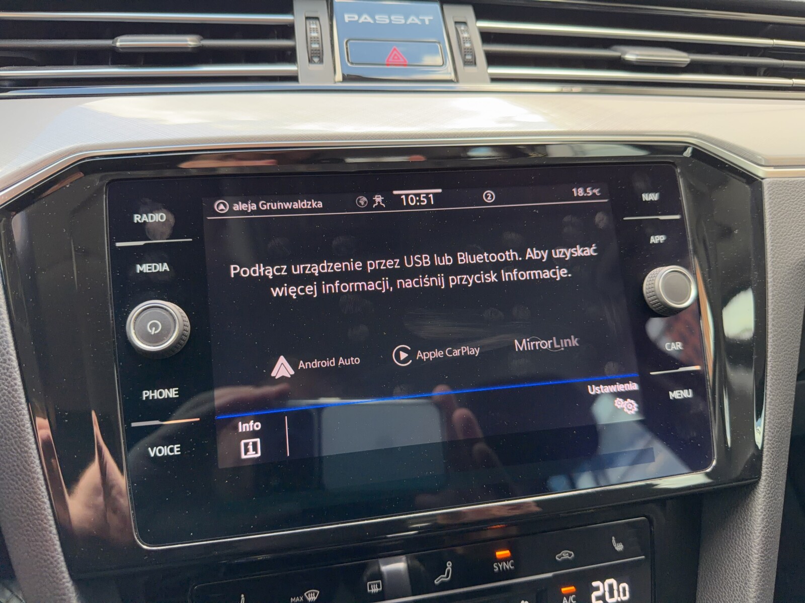 Volkswagen Passat - zdjęcie 26