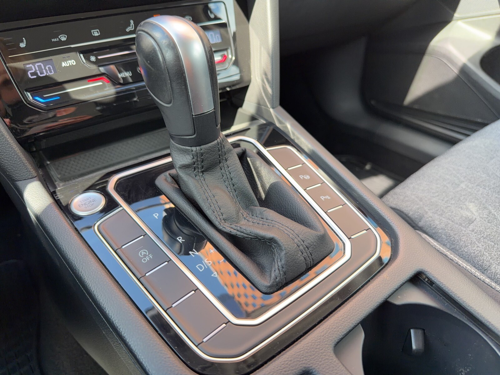 Volkswagen Passat - zdjęcie 20