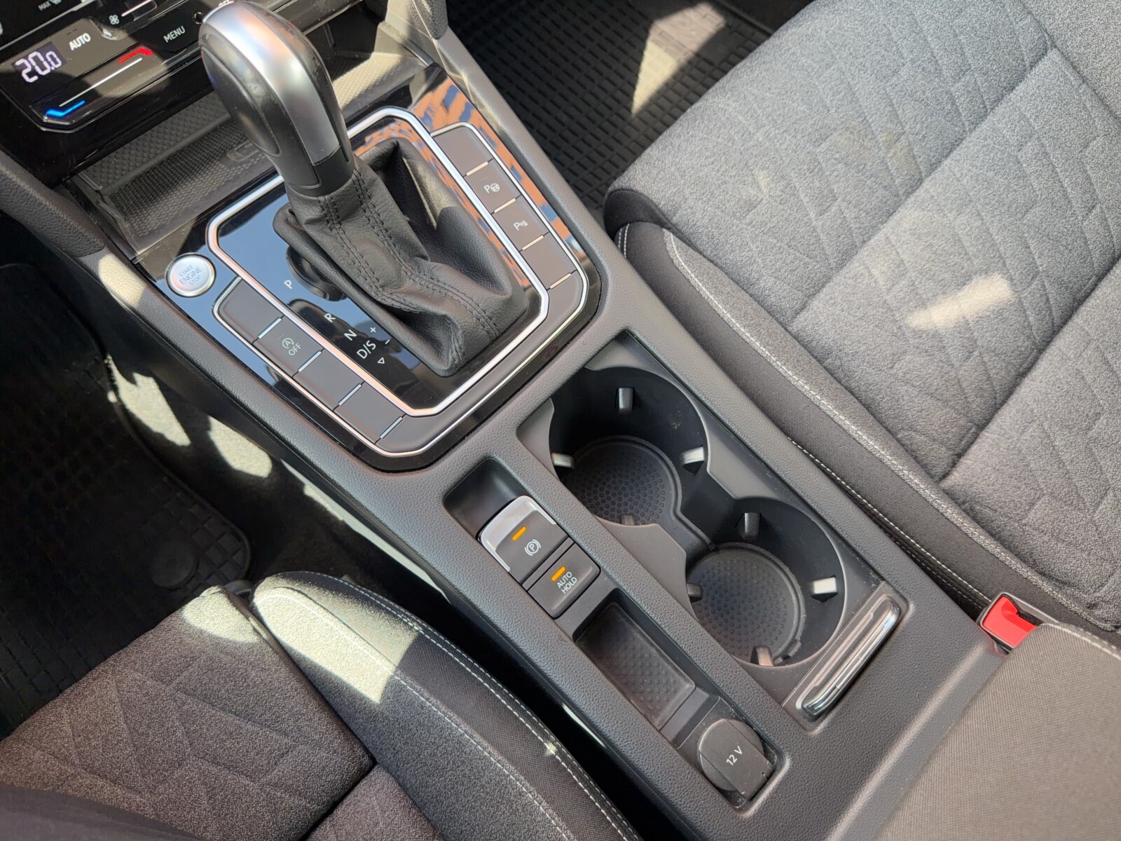 Volkswagen Passat - zdjęcie 19
