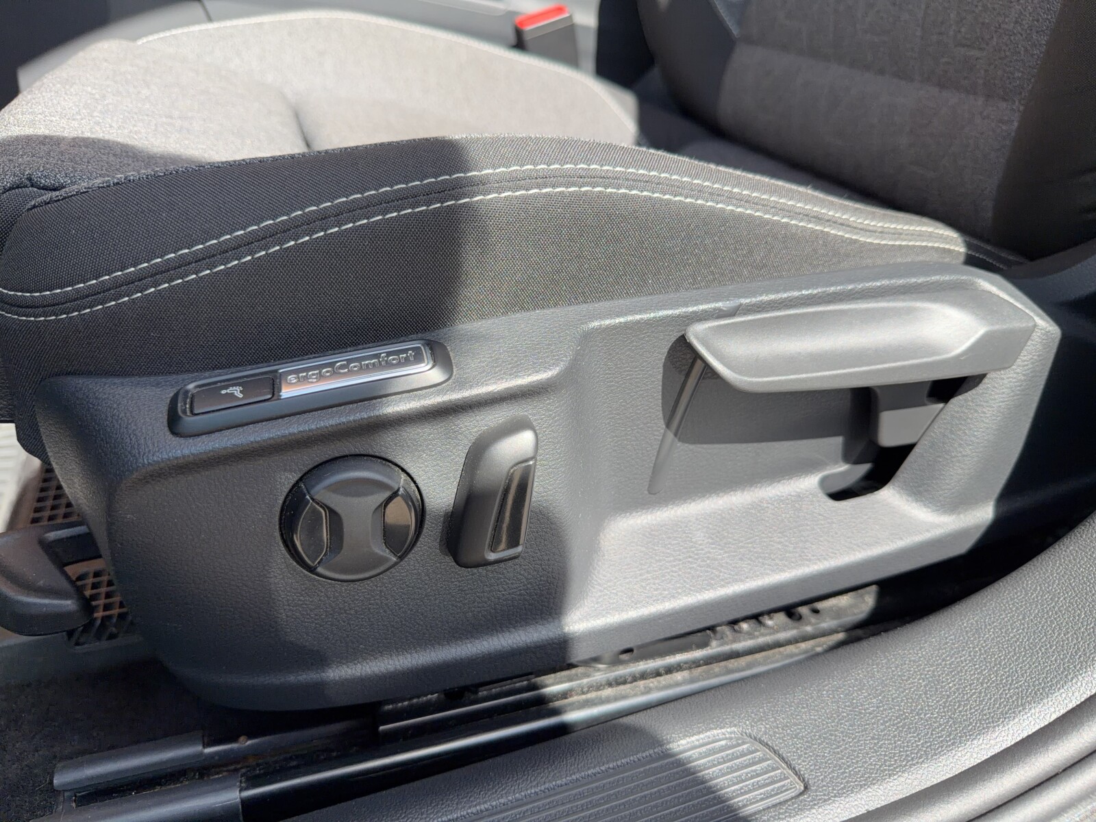 Volkswagen Passat - zdjęcie 13