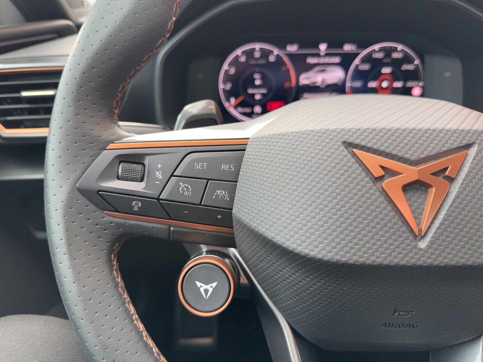 Cupra Leon - zdjęcie 14