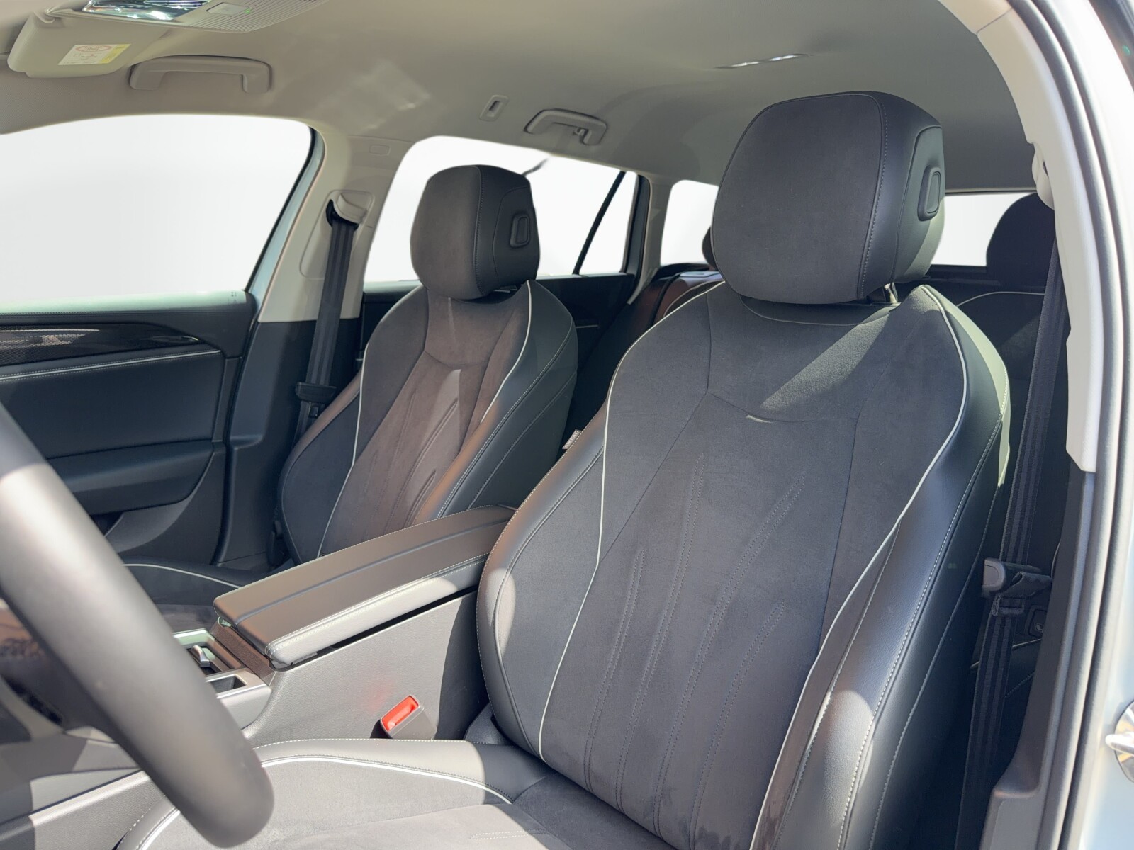Volkswagen Passat Variant - zdjęcie 11