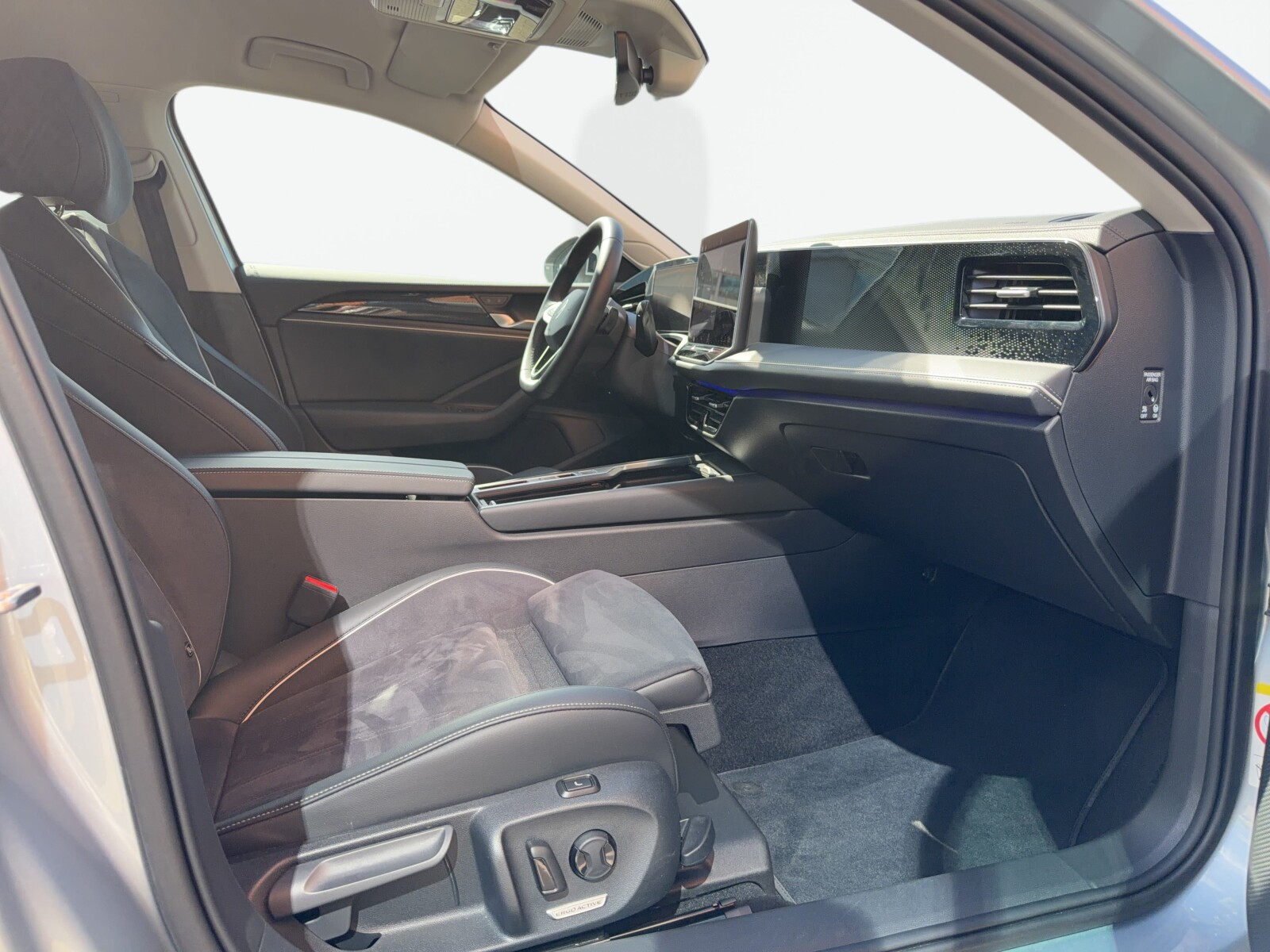 Volkswagen Passat Variant - zdjęcie 37