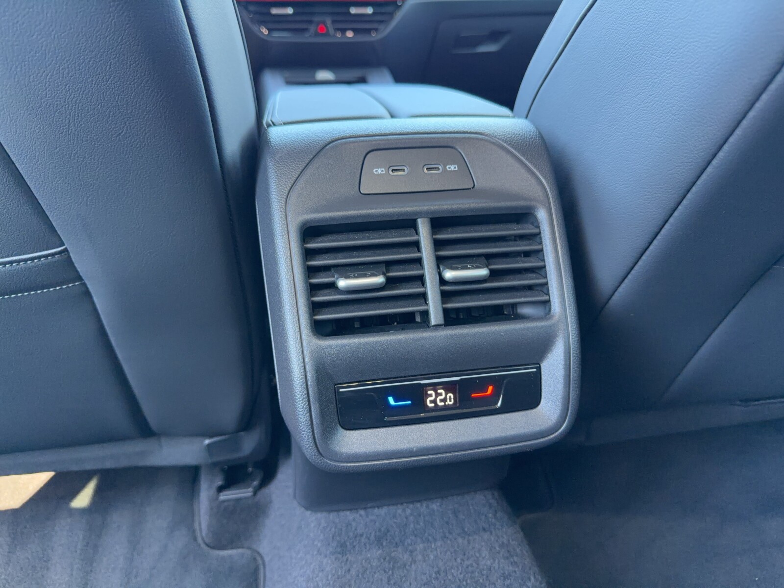 Volkswagen Passat - zdjęcie 33