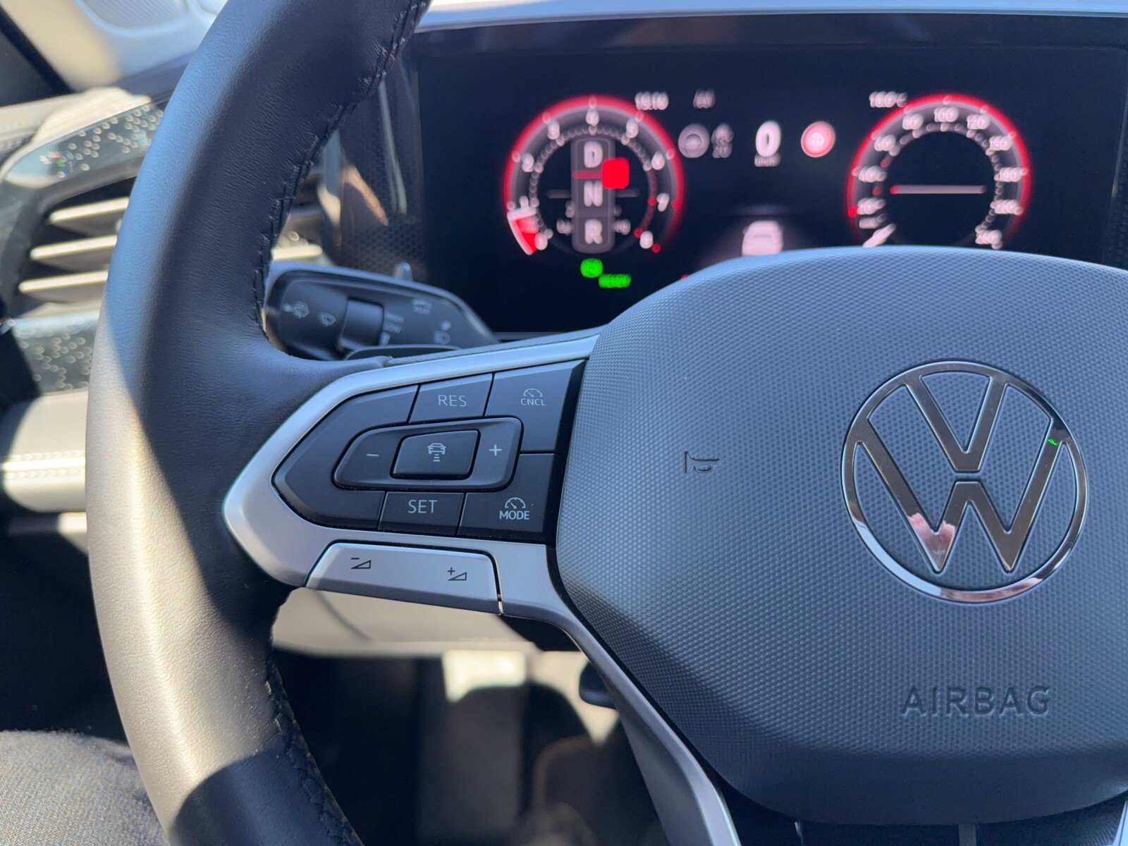 Volkswagen Passat - zdjęcie 15