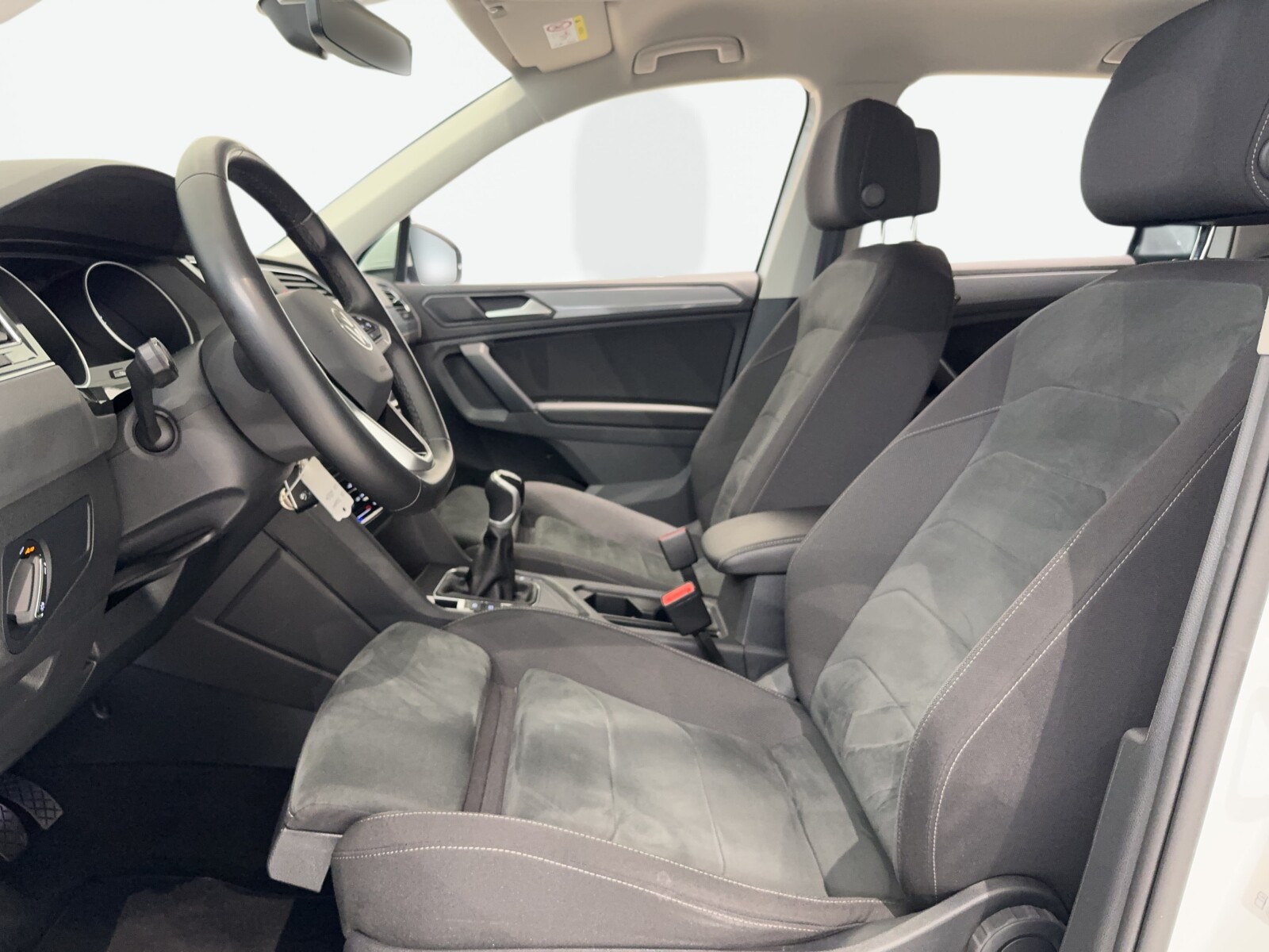 Volkswagen Tiguan - zdjęcie 9
