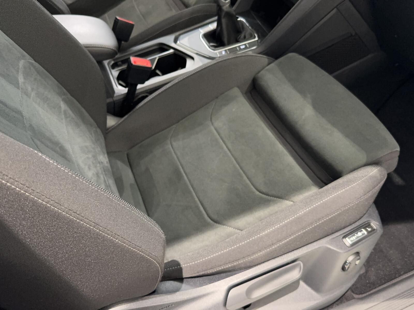 Volkswagen Tiguan - zdjęcie 19