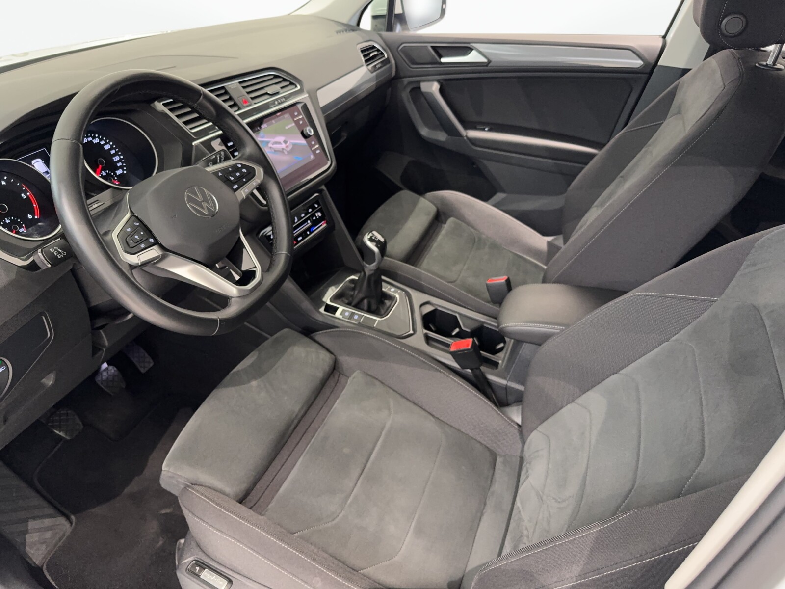 Volkswagen Tiguan - zdjęcie 10