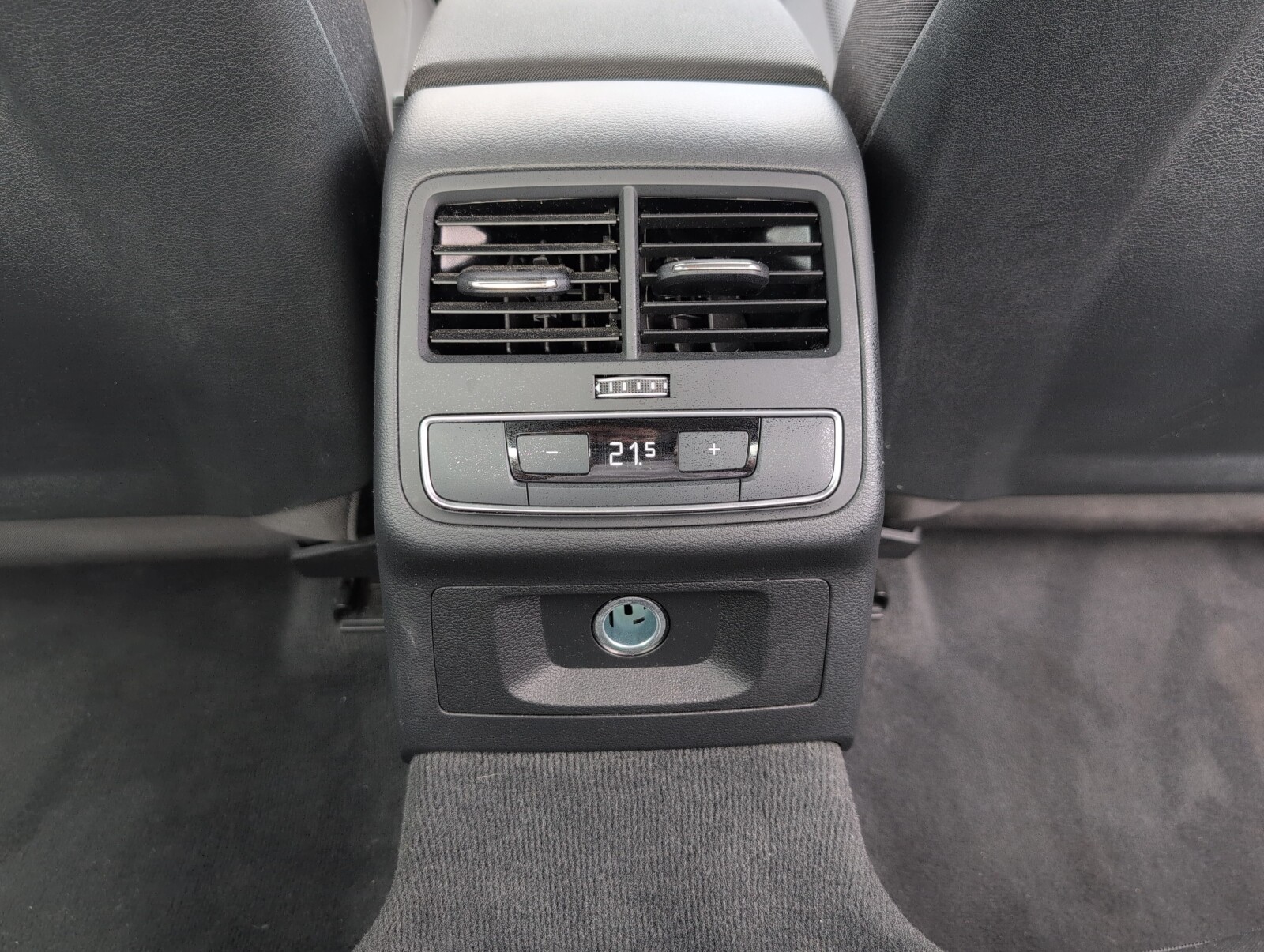 Audi A4 Limousine - zdjęcie 12
