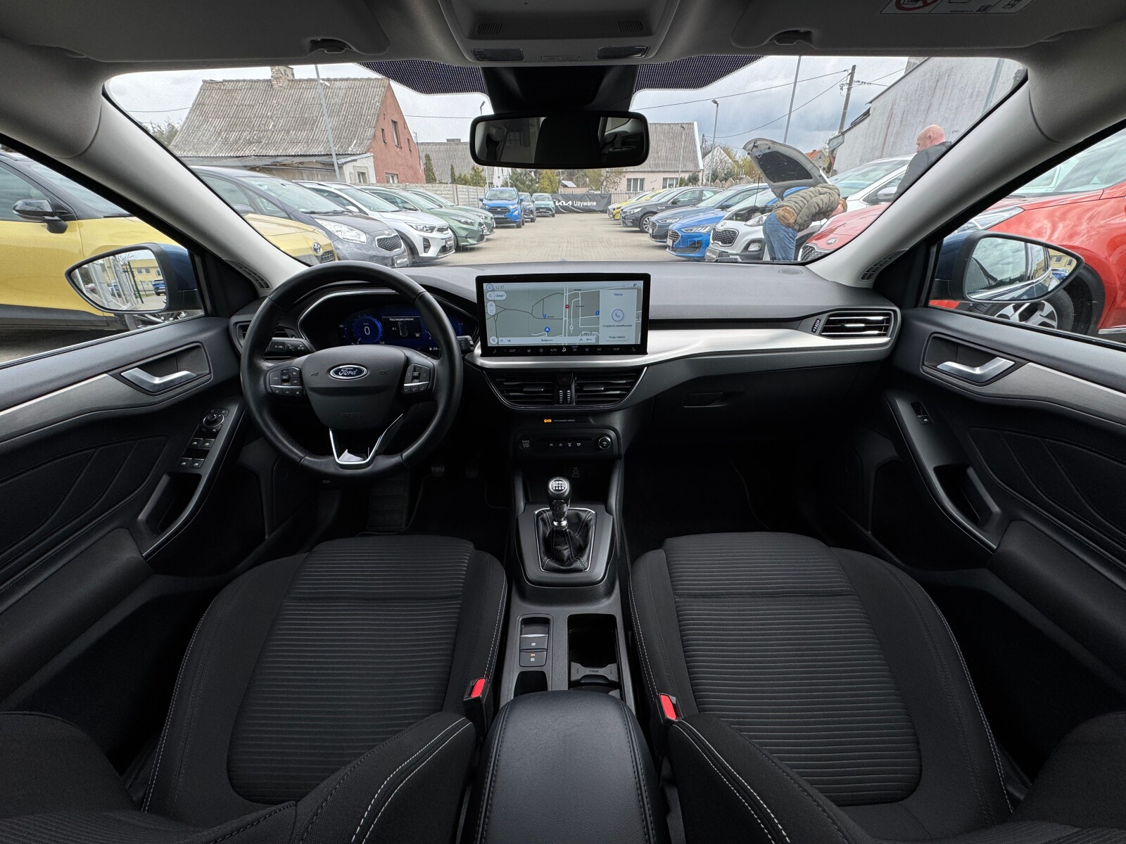 Ford Focus - zdjęcie 17