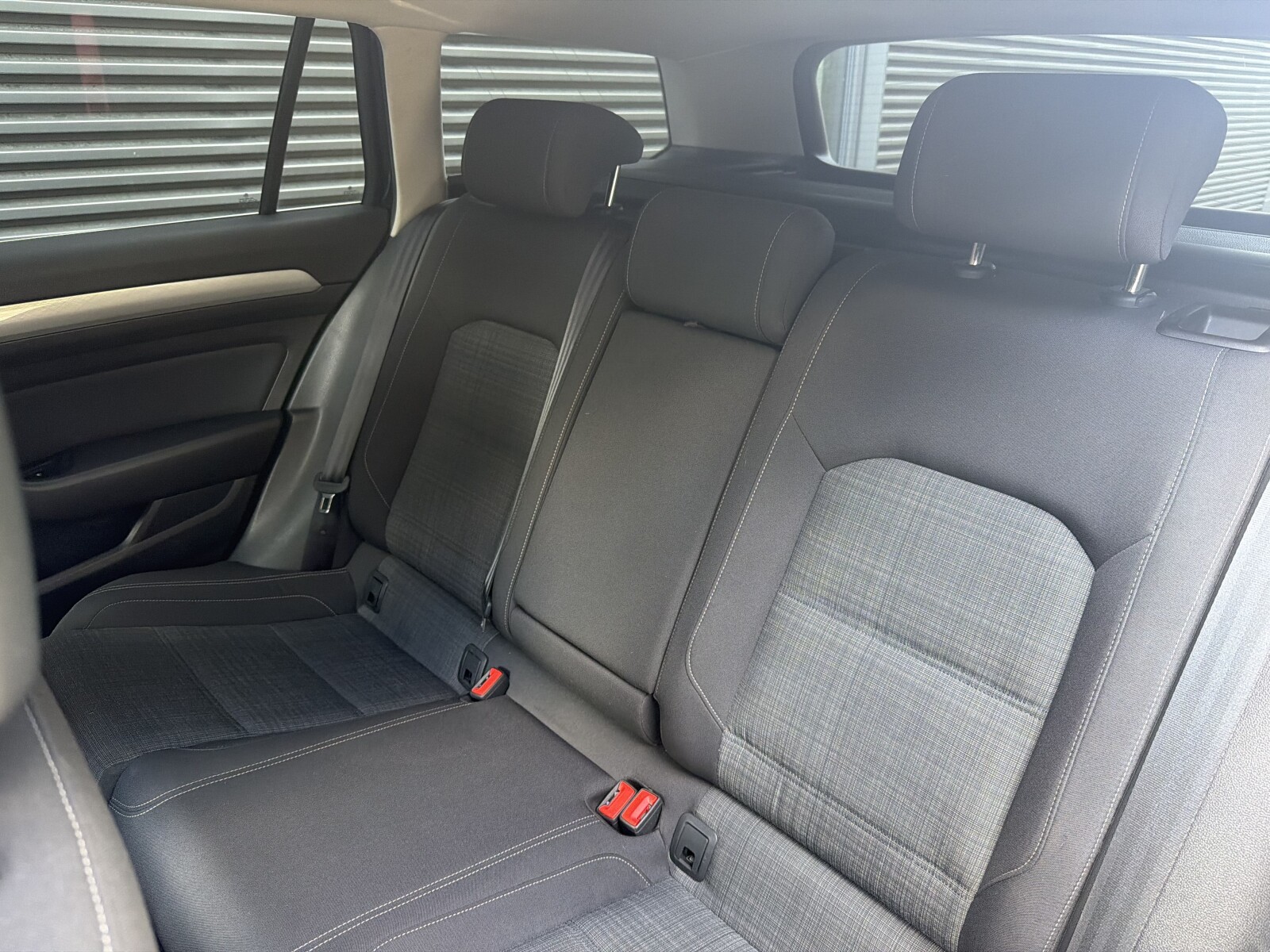 Volkswagen Passat Variant - zdjęcie 17