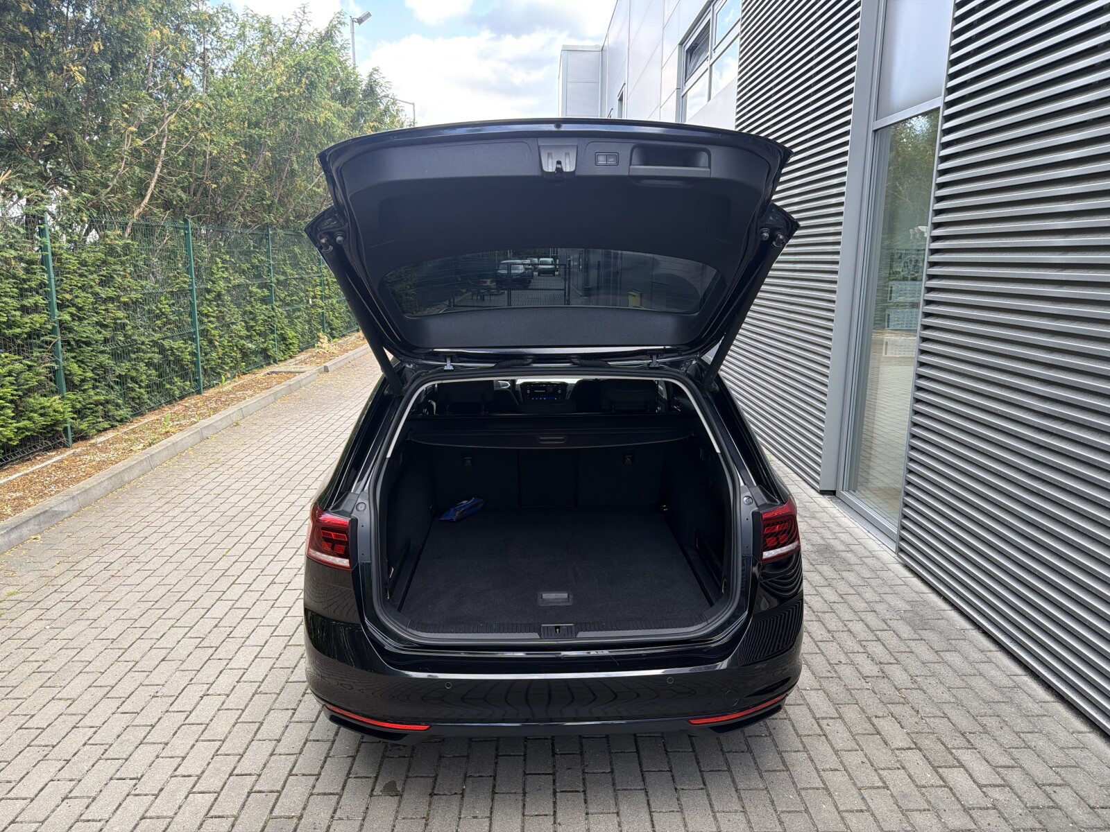 Volkswagen Passat Variant - zdjęcie 18