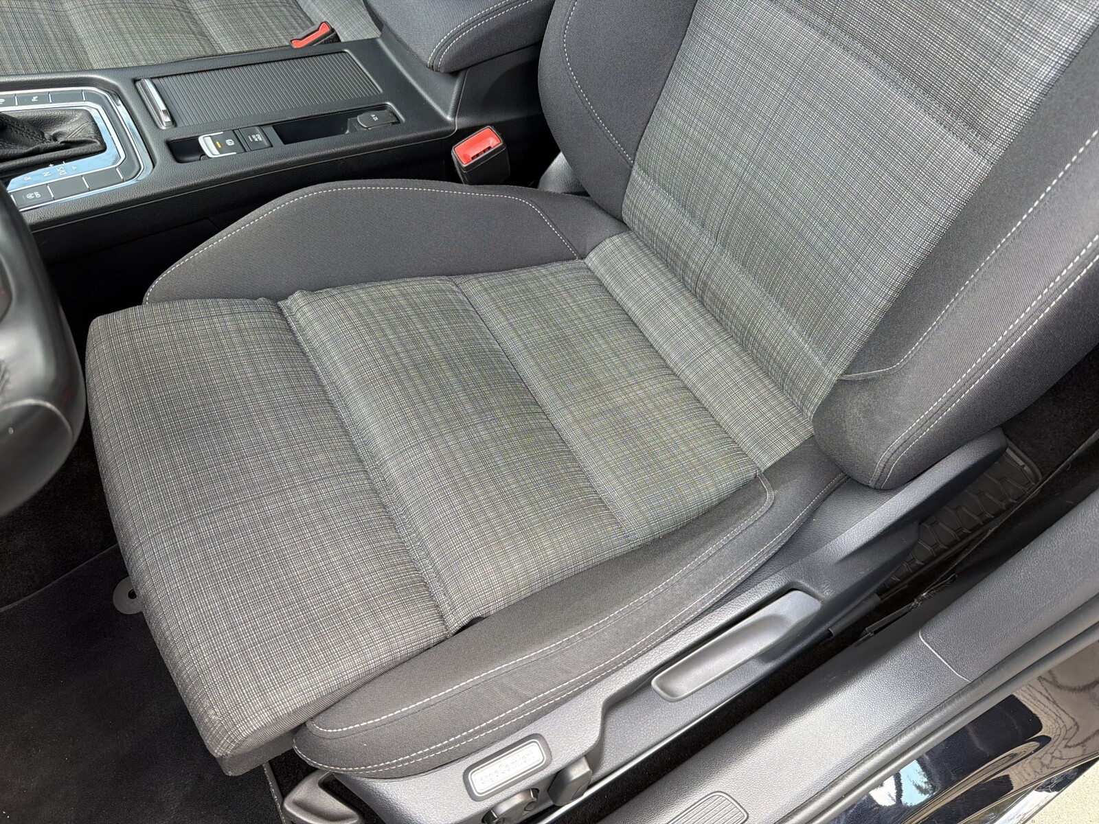 Volkswagen Passat Variant - zdjęcie 13