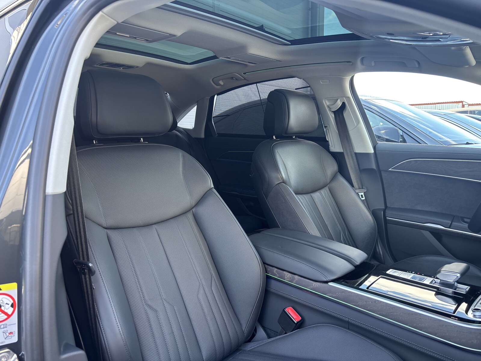 Audi A8 - zdjęcie 35