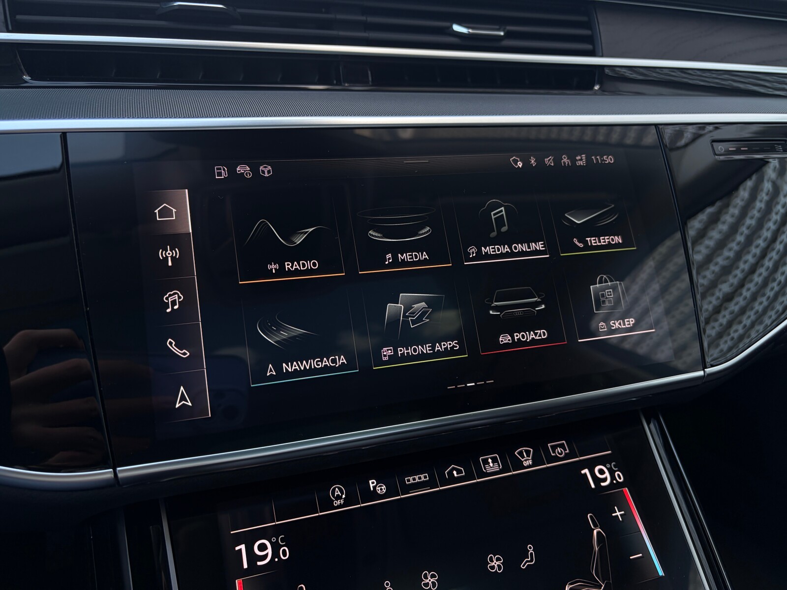Audi A8 - zdjęcie 32